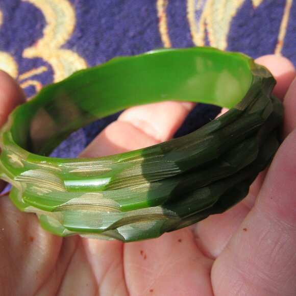 Antique Green Carved Bakelite Tested